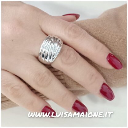 Anello Fascia Bombata Intrecciata – Luisa Maione Selection - immagine 3